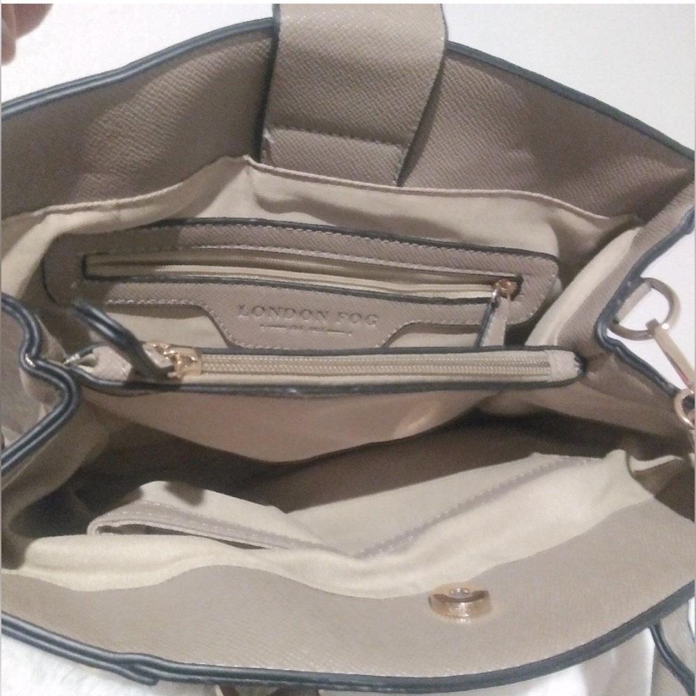 London Fog Satchel with Scarf in Taupe NWOT - Picture 3 of 7